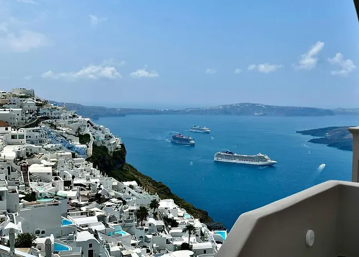 Damigos Caldera World فِروستيفاني