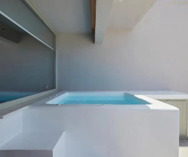 Damigos Caldera World