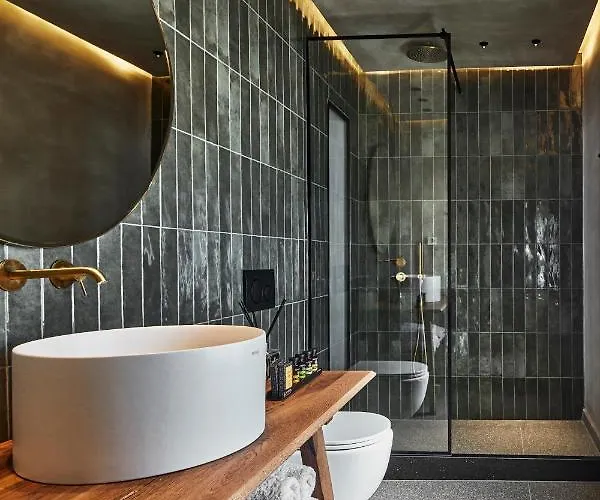 Damigos Caldera World