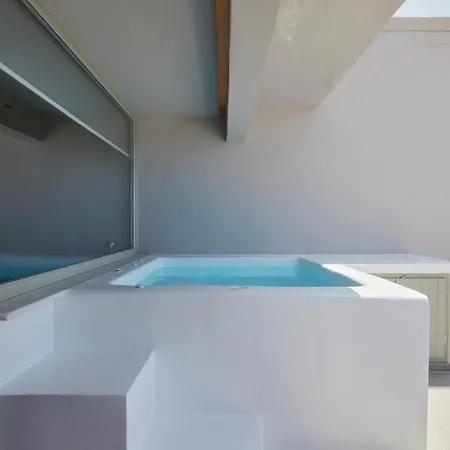 Damigos Caldera World