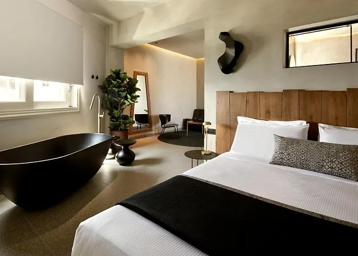 Damigos Caldera World Firostefani