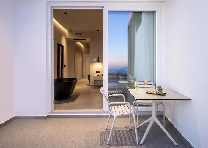 Damigos Caldera World 4* フィロステファニ